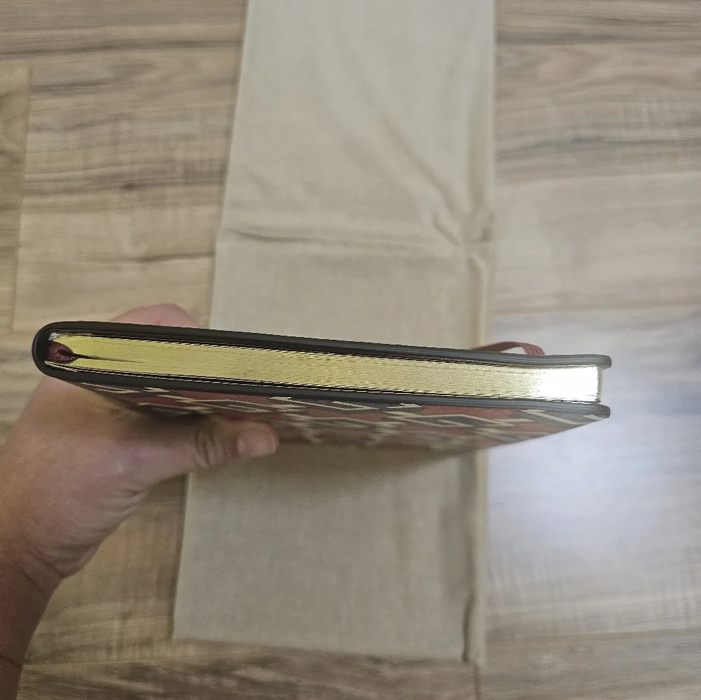 New Gucci Geometric G Notebook+ Gucci Geometric G Printed Pencils